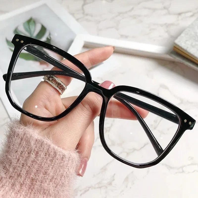 Anti-blue Light for Women with Regular Eyeglass