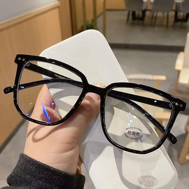 Anti-blue Light for Women with Regular Eyeglass