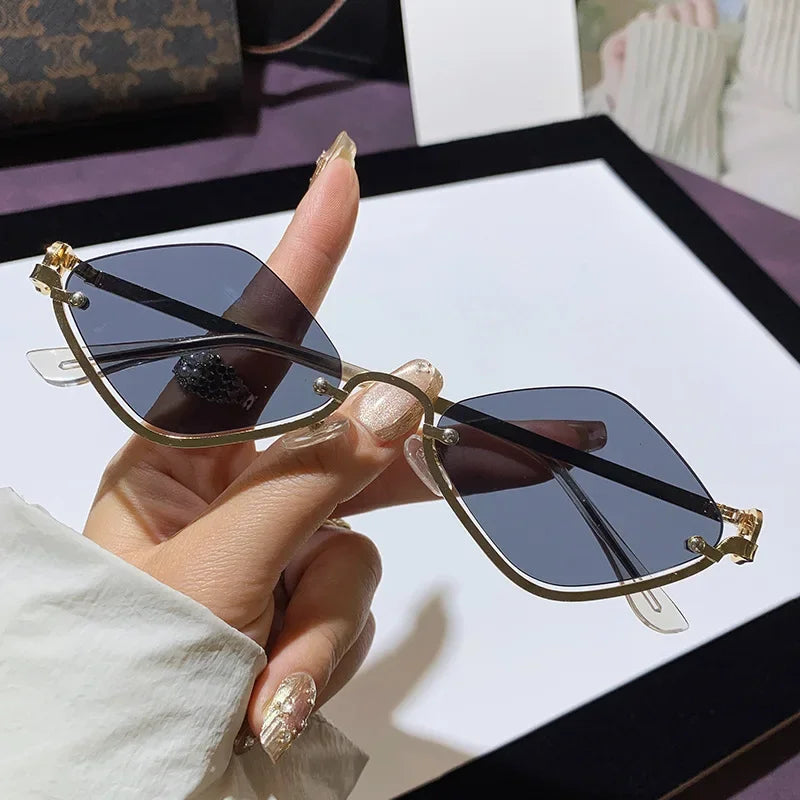 Unisex Diamond-Shaped Sunglasses