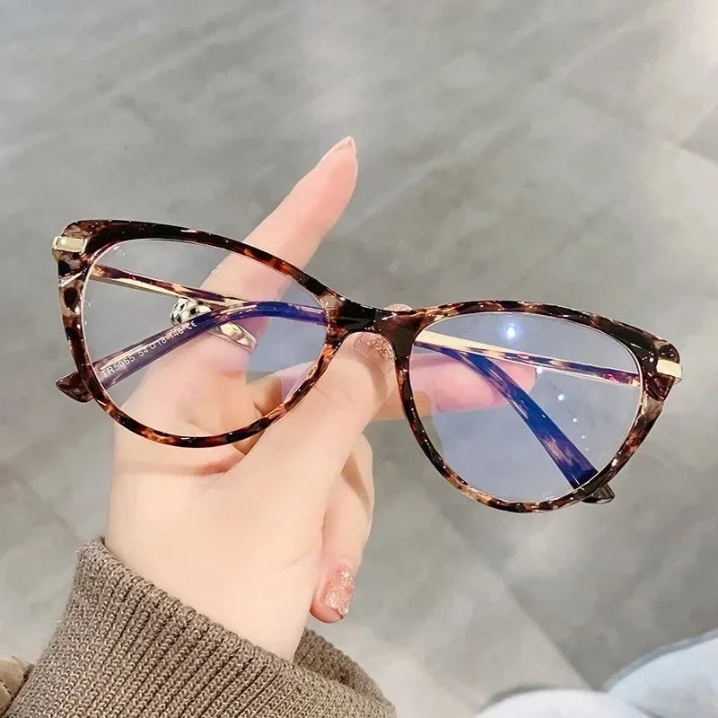 Cat Eye Sunglasses Trendy Transparent Frame