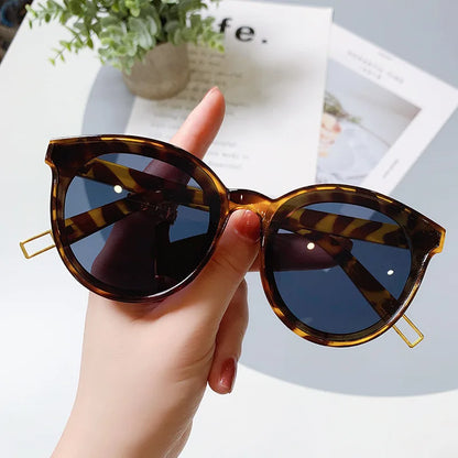 Vintage Noir Cat Eye Sunglasses